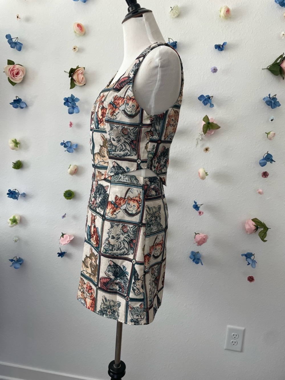 Cat Print Square Neck A-Line Dress in Cream and Multi - Picture 8 of 15